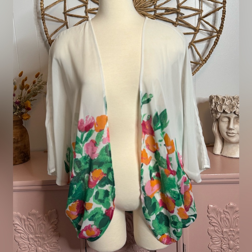 Women’s Medium‎ Floral Open-Front Kimono